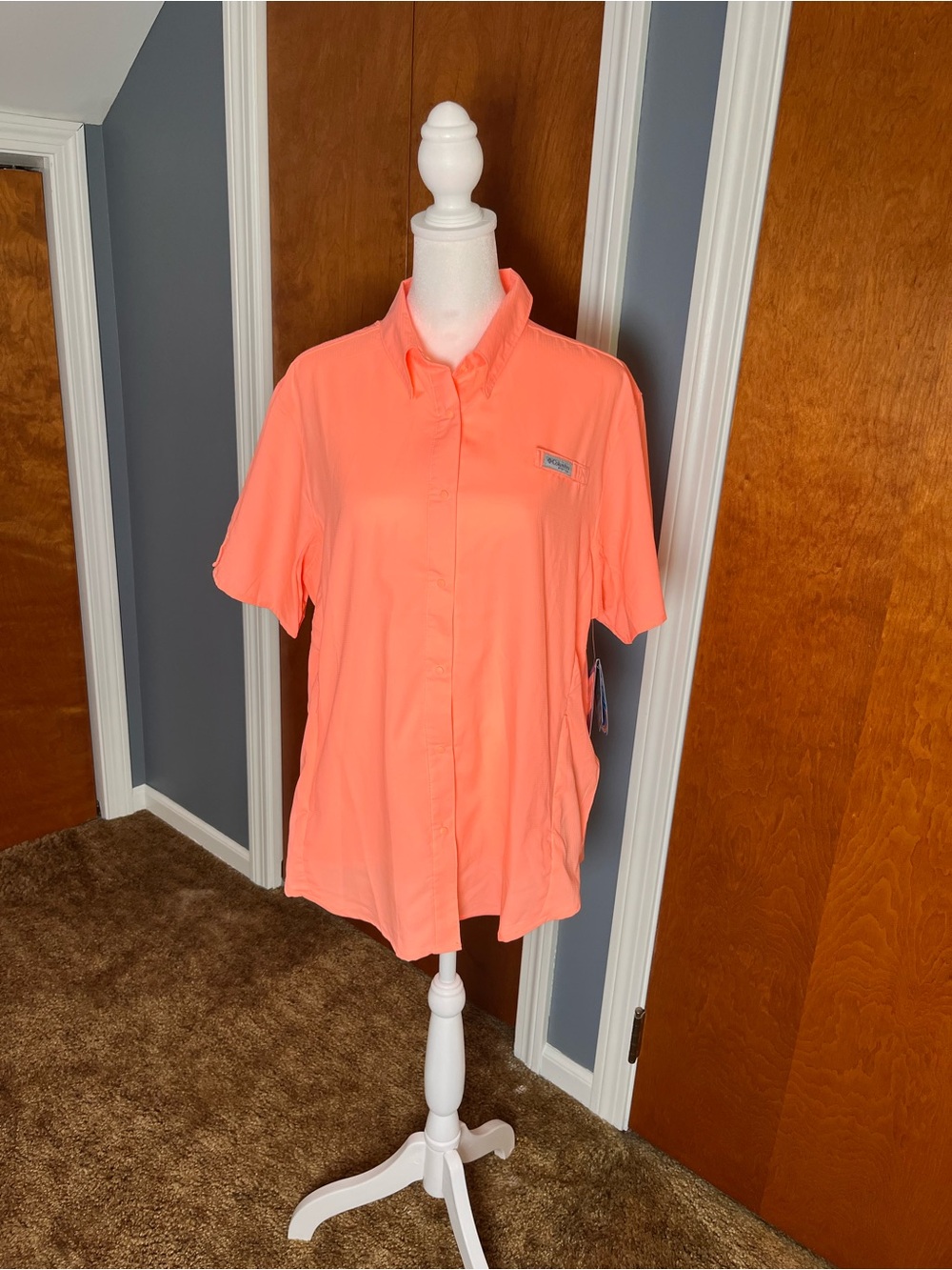 Columbia Coral Short-Sleeve Button-Down Shirt, PFG, women’s size XL, NWT.
